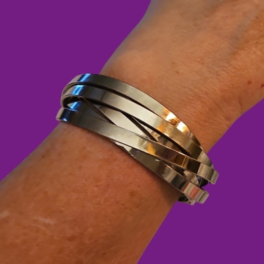 VTG Metal Interlocking Silvertone Bangle Bracelet